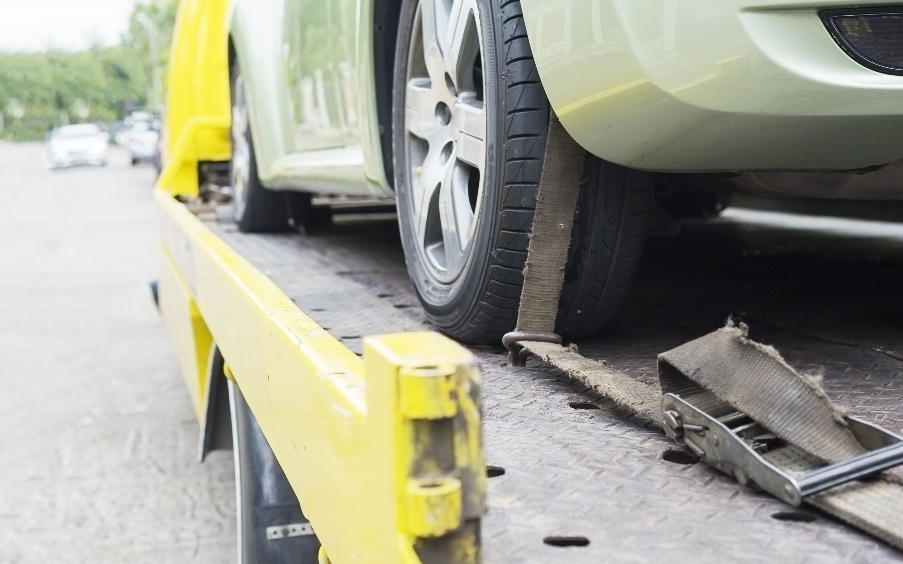 Accident Recovery and Flatbed Towing Dubai - AM Car Recovery